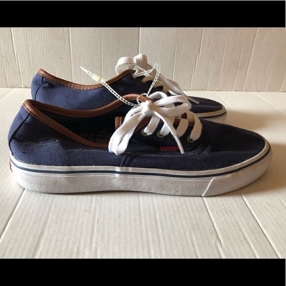 Levi’s Canvas Lace Up Sneaker - Picture 2 of 6